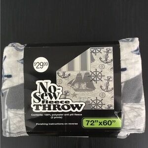 No-Sew Fleece Throw Blanket